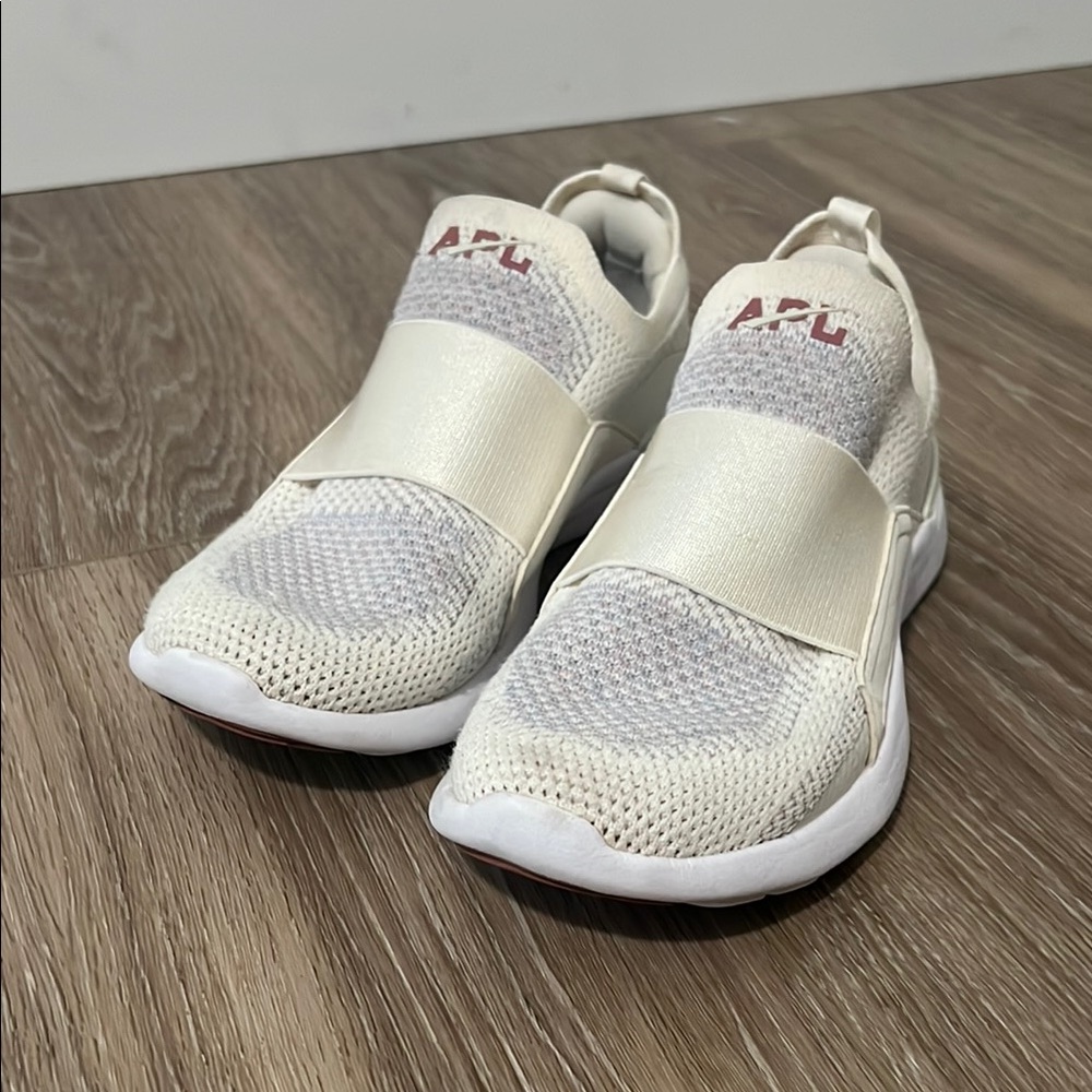 APL TechLoom Bliss Slip-On Sneakers women’s sz 6.5